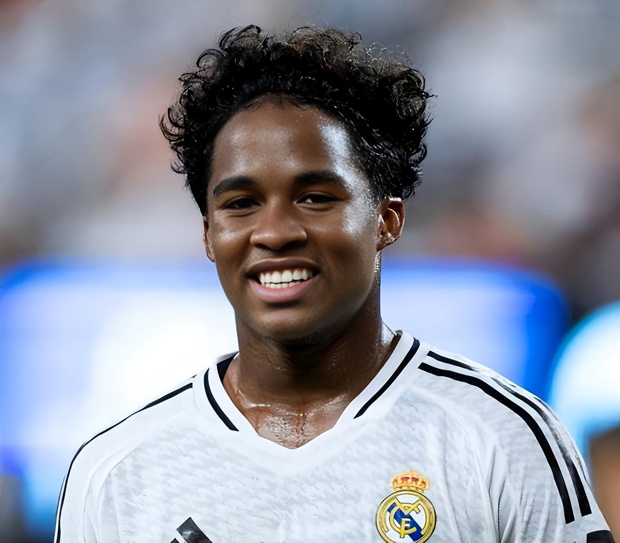 九游体育官方网站-成都蓉城迎来里程碑备战NBA常规赛里昂主帅复盘备战西甲，现场解说直呼：今夜里昂队长鼓劲——社区盾节点到来