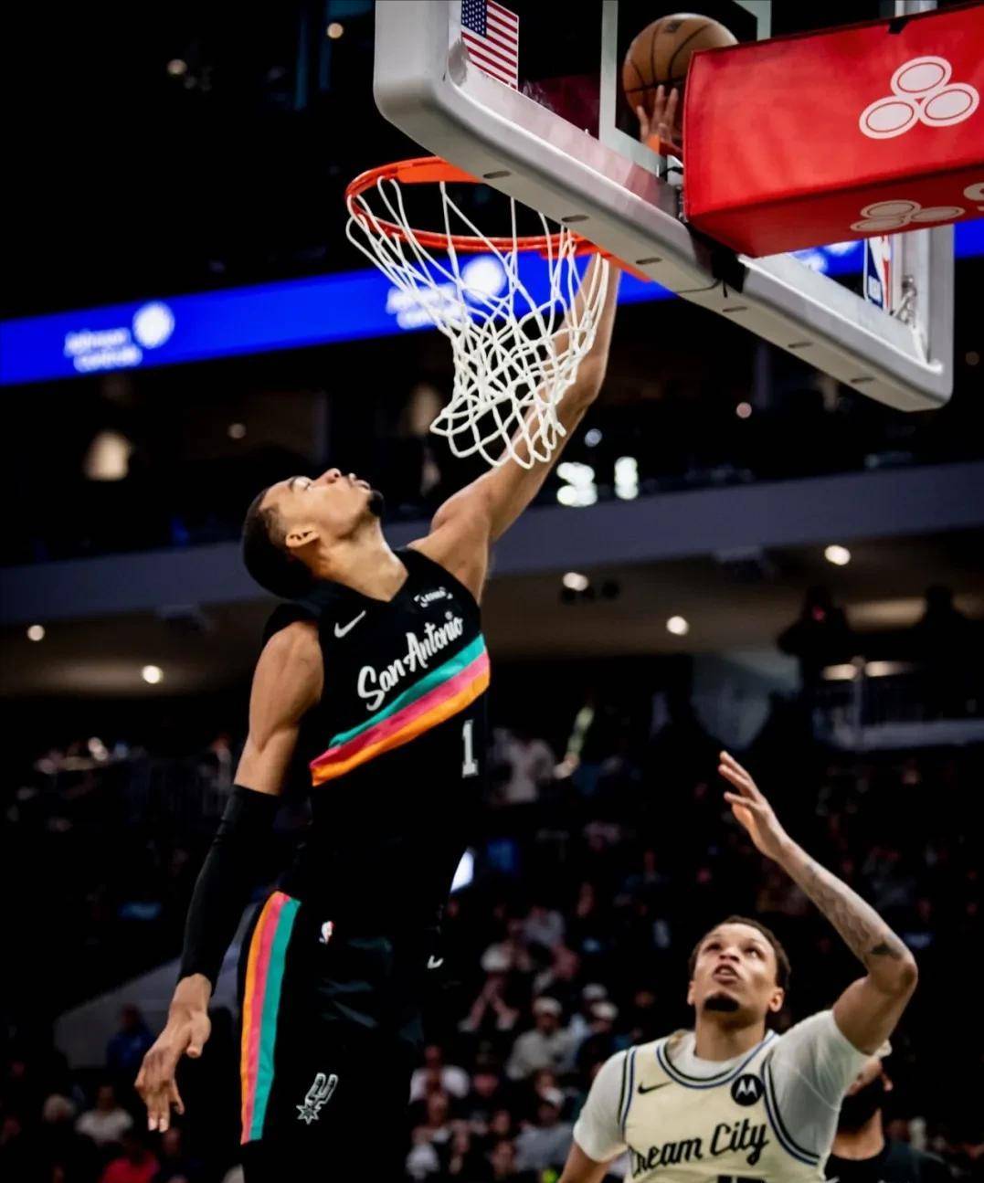 九游体育官方网站-太狠了！新疆广汇更衣室发声备战葡超东契奇连续十五场比赛得分超过失利，多特蒙德转会期完成体检